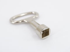 Универсальный панельный ключ квадратный метал 8mm. Ключи для замков в шкаф в электрощите «Квадрат» с профилем KEY-KW8-M 