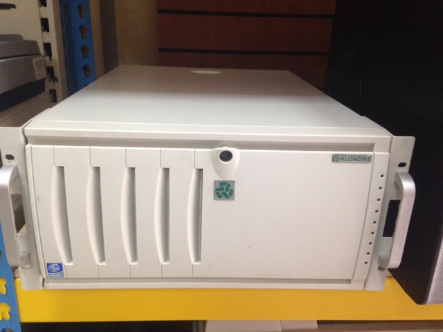 Сервер U4 Klondike 2 x Xeon 2.4GHz - Pic n 253045