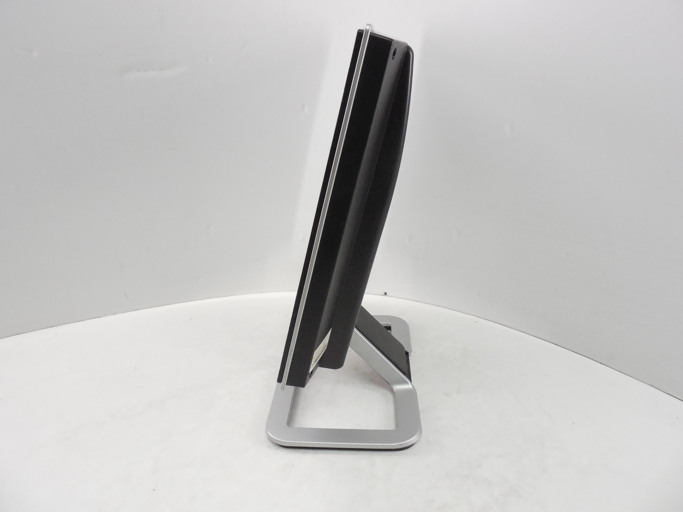 ЖК-монитор 17" Viewsonic VX715 царапина на - Pic n 253590