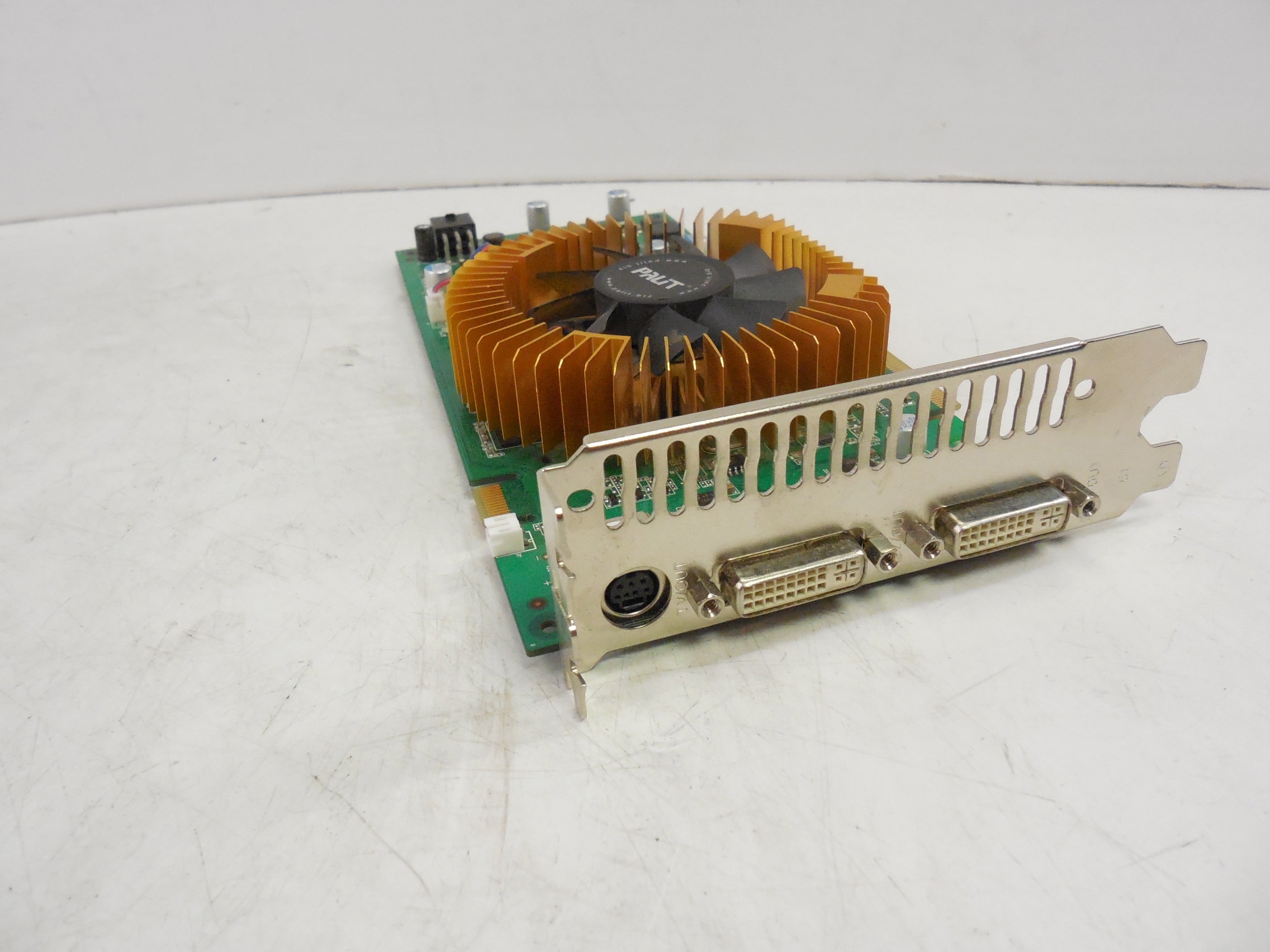 Видеокарта GeForce 9600 GSO 384Mb - Pic n 254761