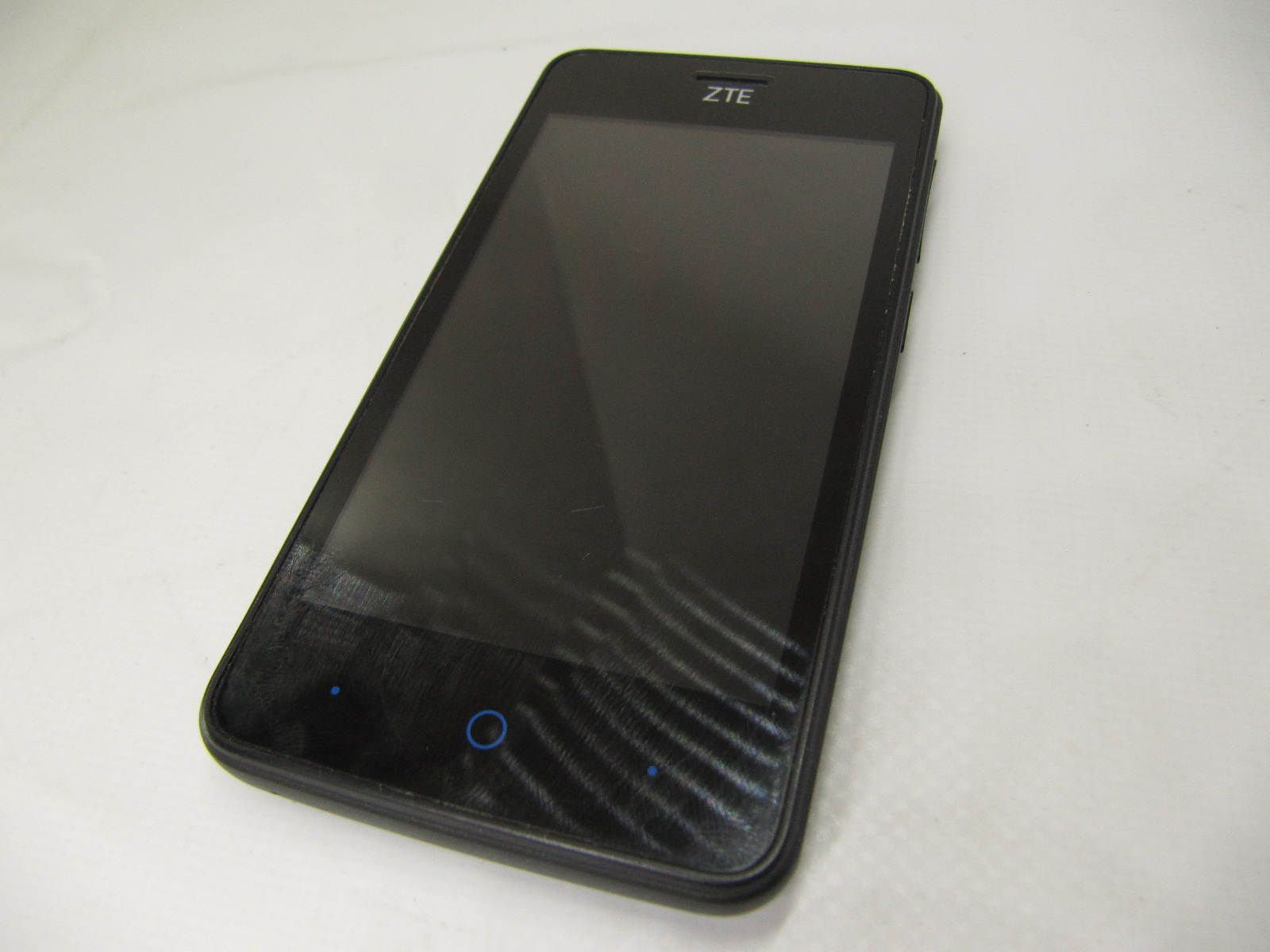 Смартфон ZTE Blade A3 GSM, 3G. экран 4