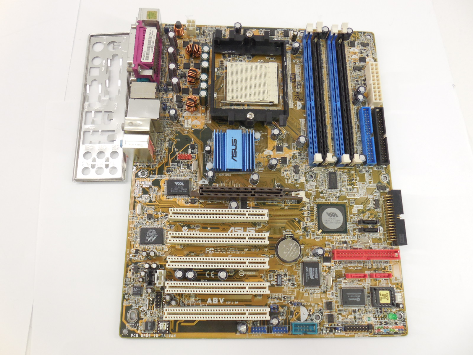 Мат. плата ASUS A8V Deluxe Socket 939 - Pic n 260930