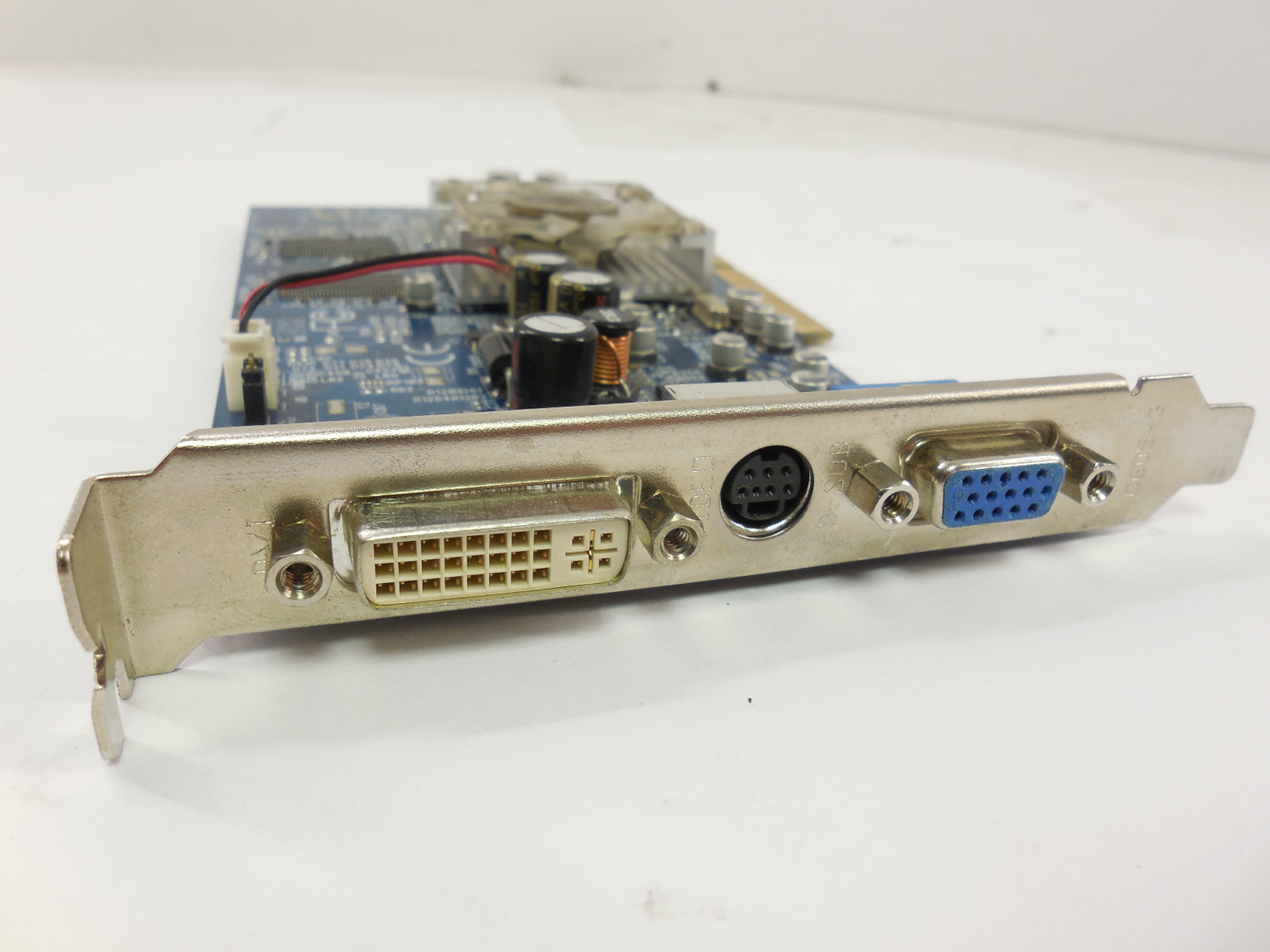 Видеокарта AGP 8x ATI Radeon 9600 Pro, 128Mb - Pic n 261298