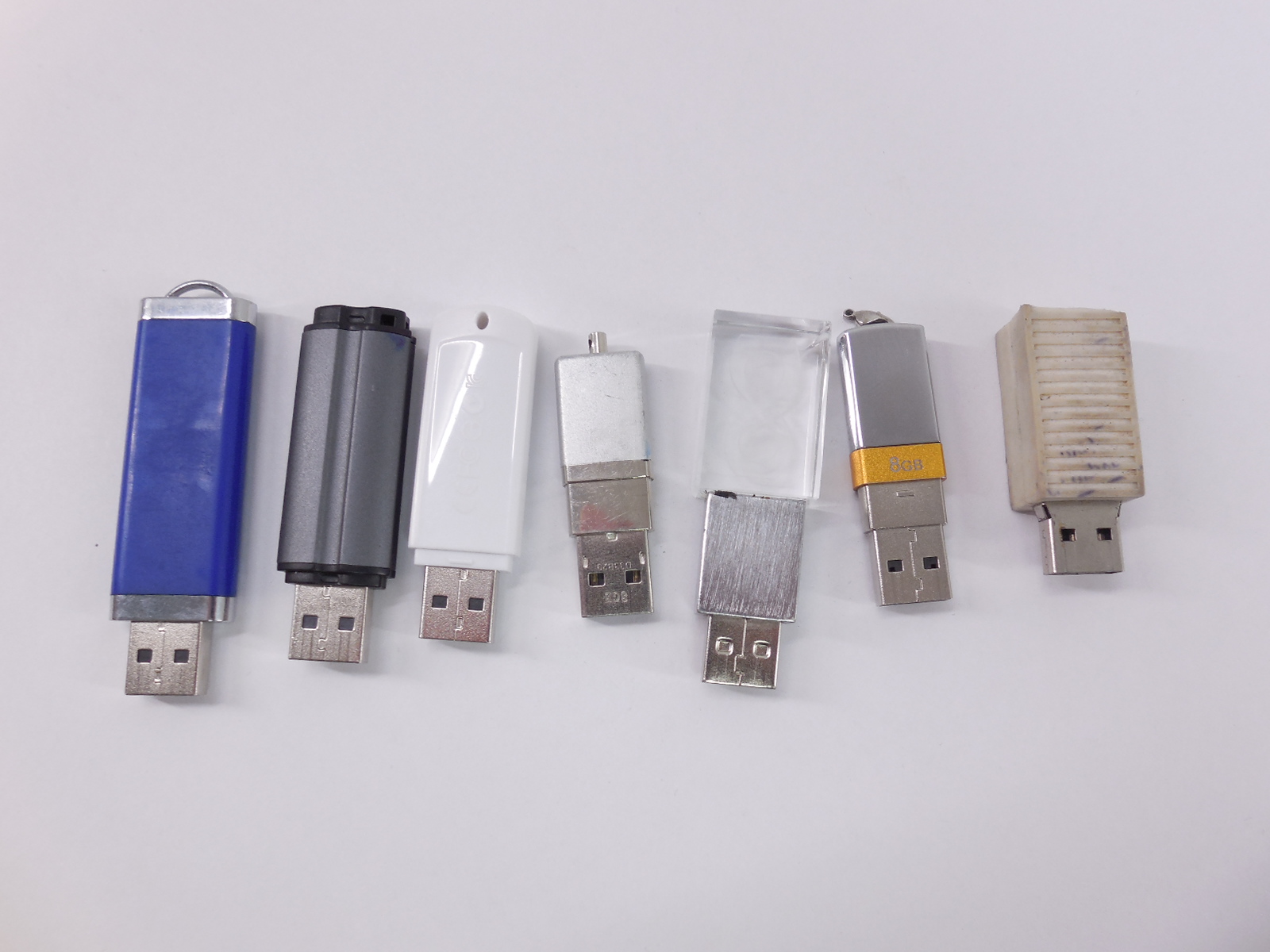 Флэш накопитель в ассортименте 8Gb - Pic n 261736