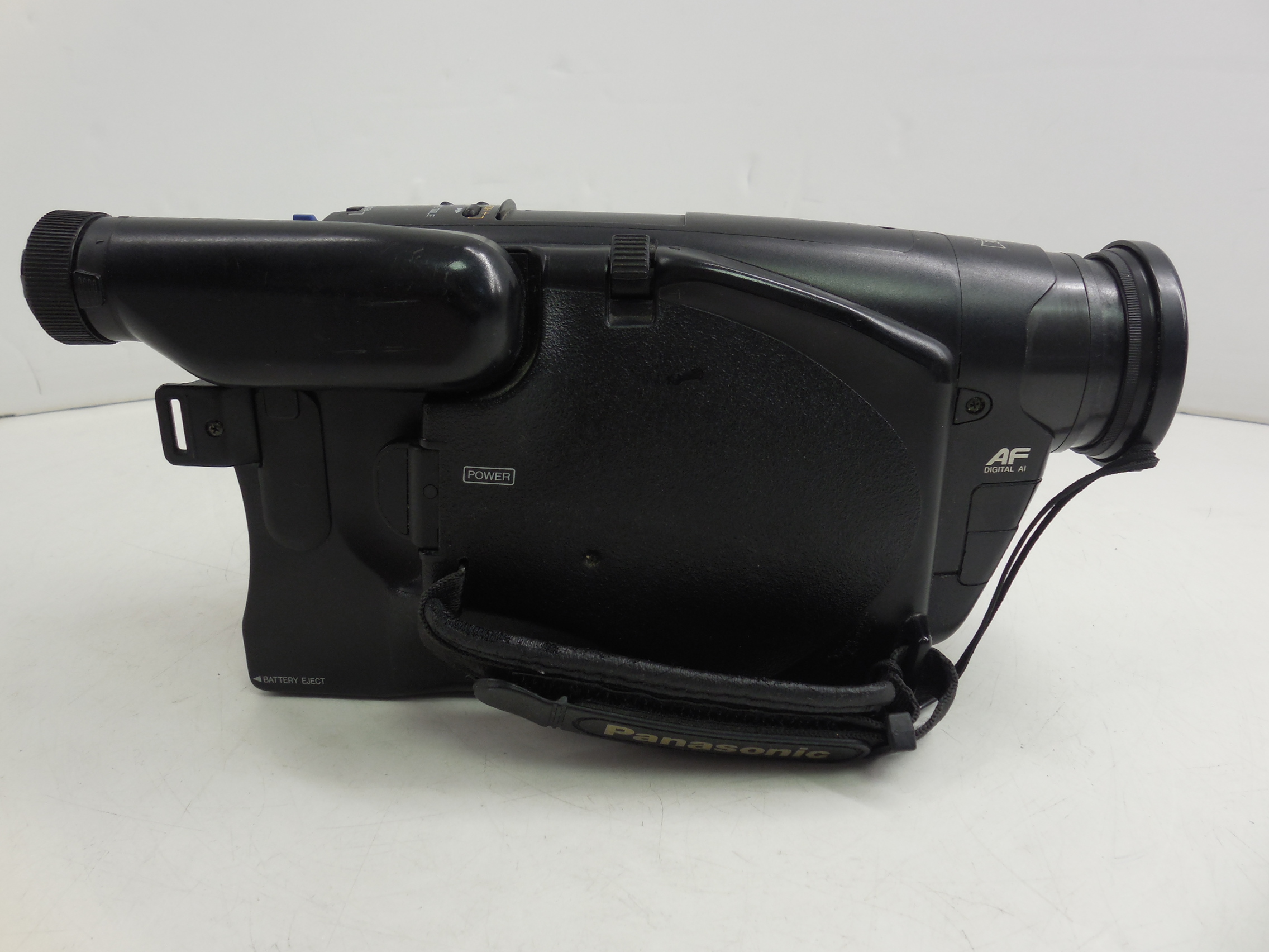 Видеокамера кассетная VHS-C Panasonic NV-RX11EN - Pic n 264214