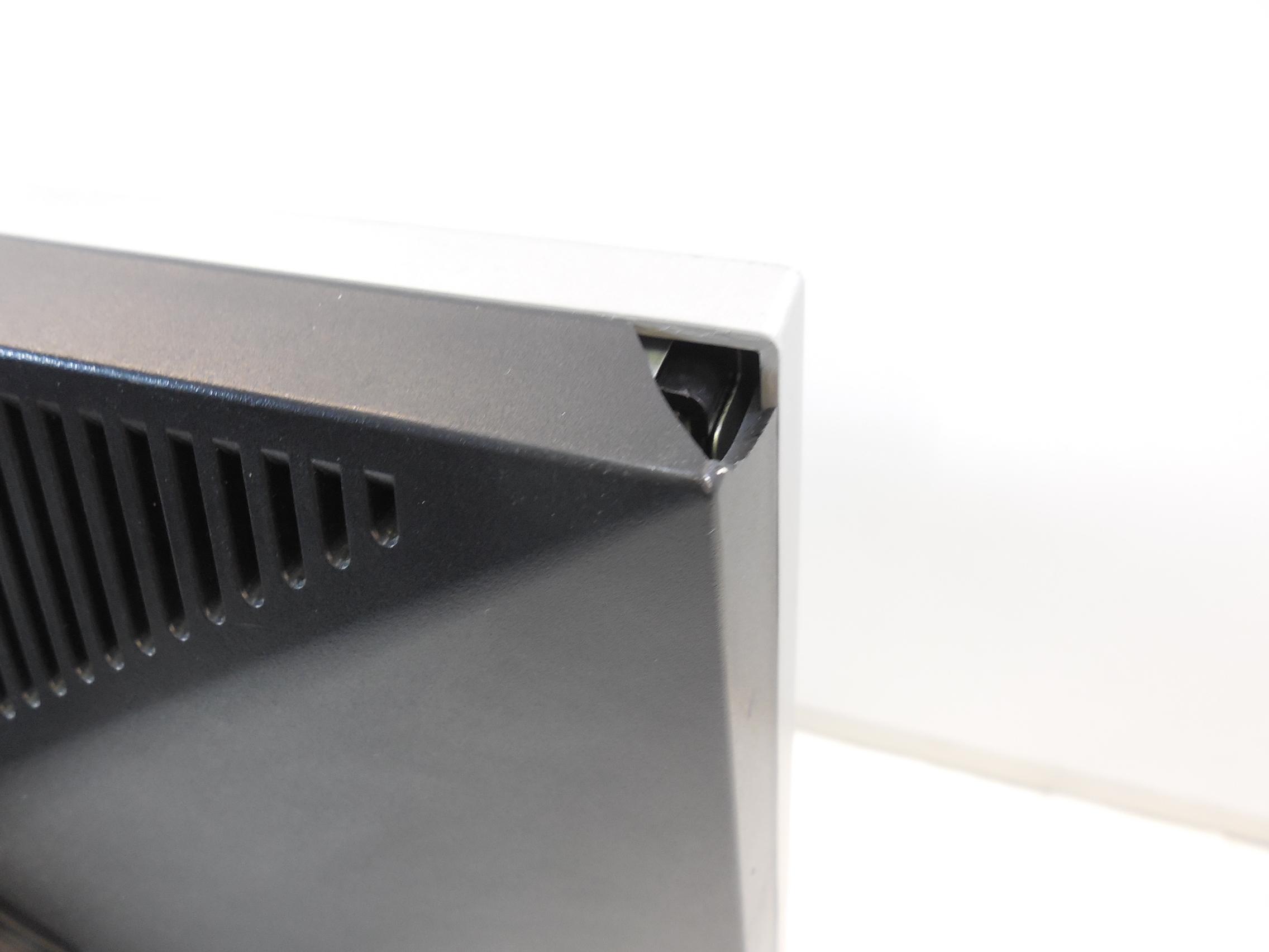 ЖК-монитор 19" Samsung 940UX треснут корпус - Pic n 273593