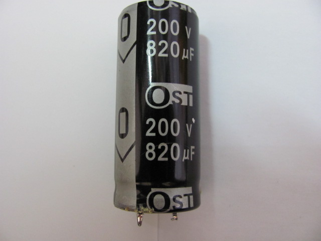 Конденсатор 820 мкФ, 200 В, 85°C - Pic n 114363