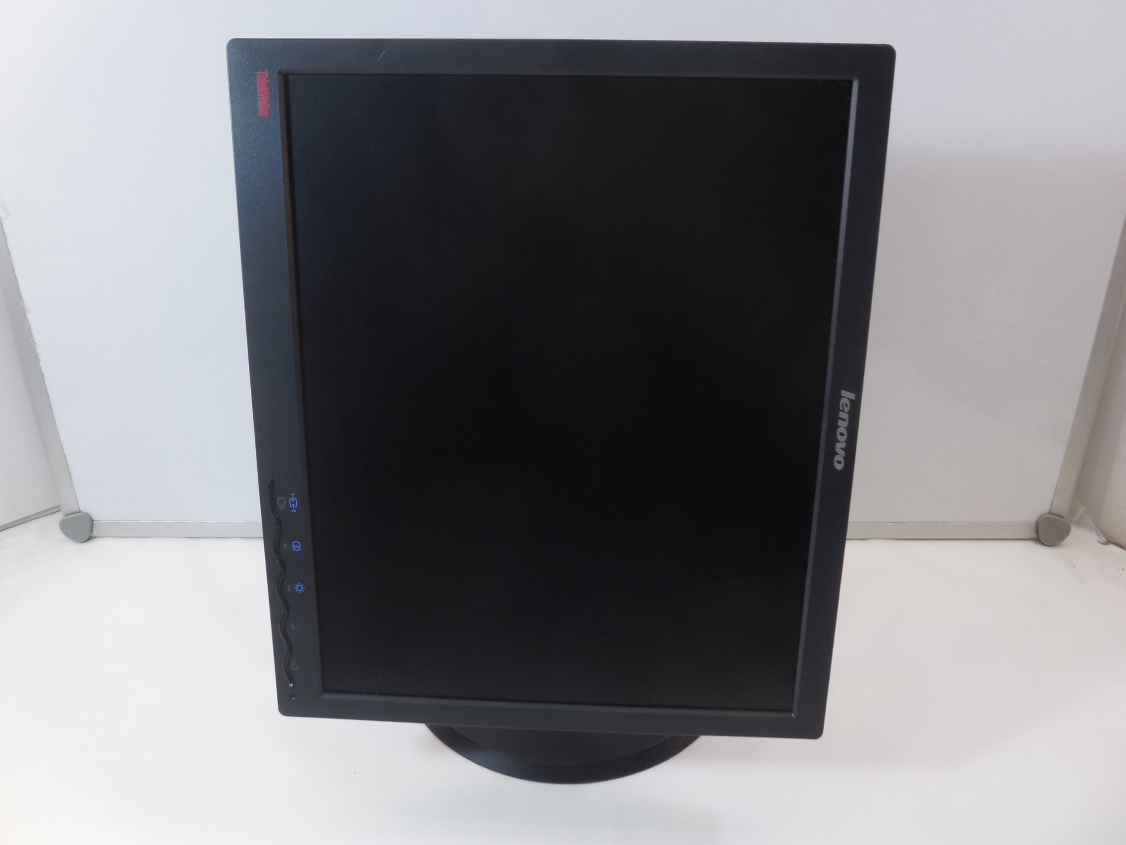 Монитор TFT 17" IBM ThinkVision L171p /1280x1024 - Pic n 275558