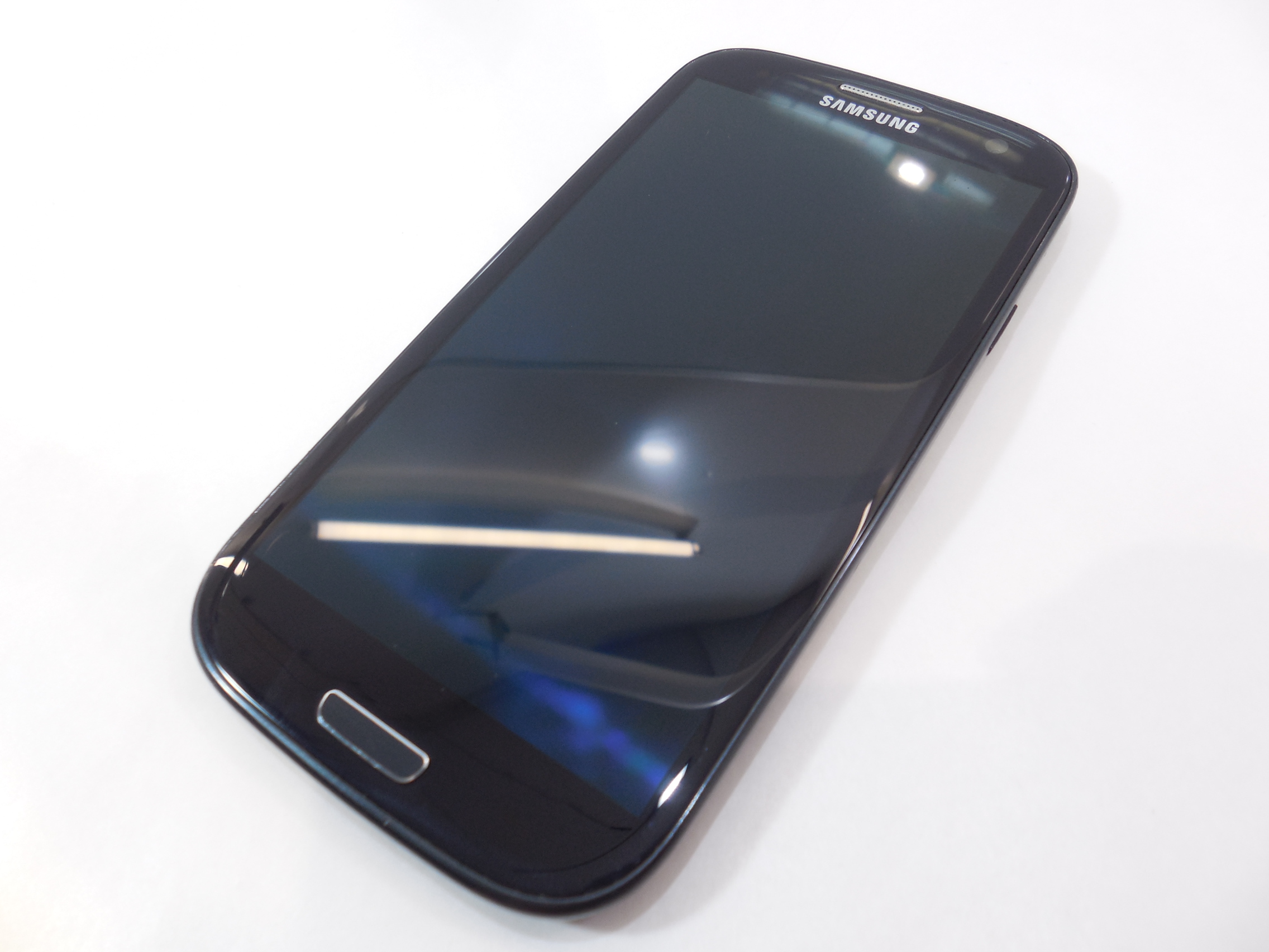 Смартфон Samsung Galaxy S III GT-I9300 / GSM, 3G