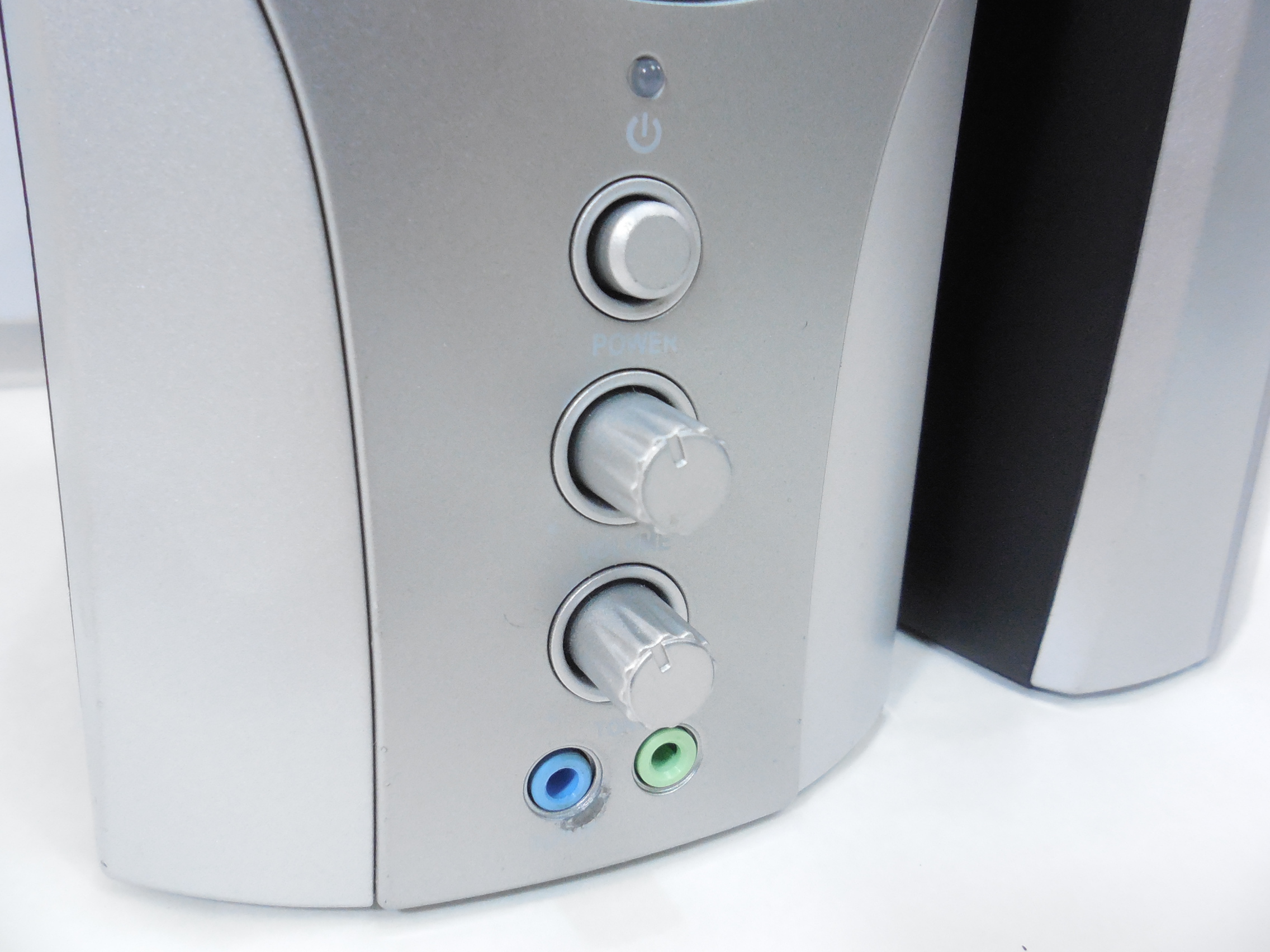 Колонки 2.0 Genius SP-E200 - Pic n 279154