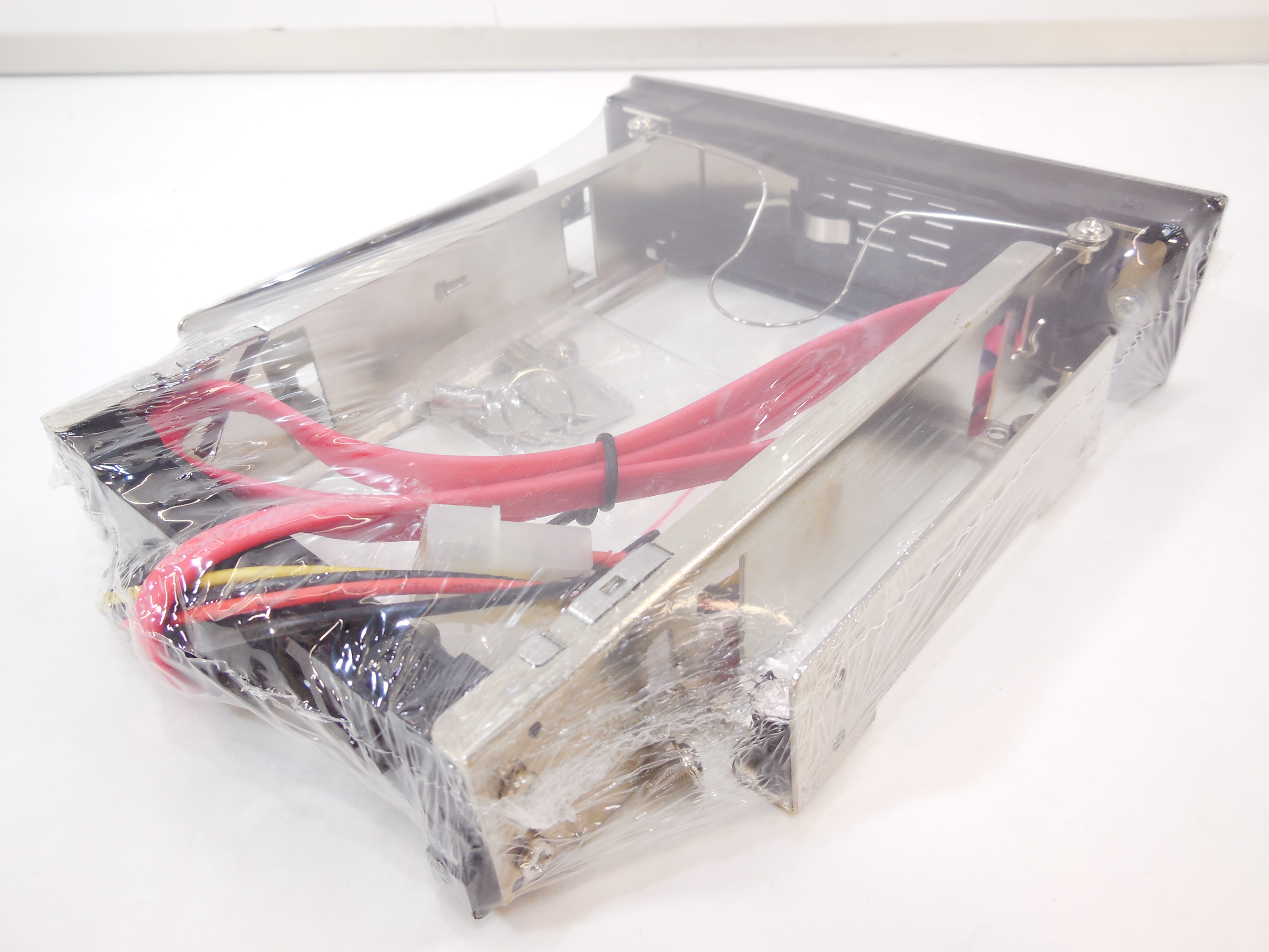 Мобильное шасси Mobile Rack iSwap 1000 SATA - Pic n 280516