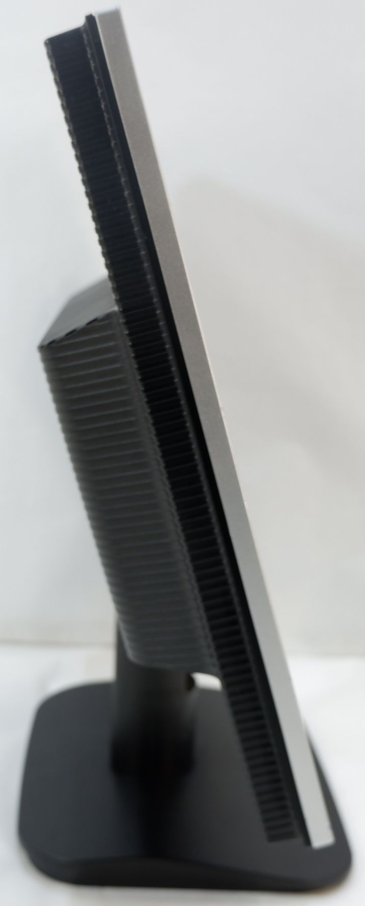 Монитор 17" LG Flatron L1718S. Царапины. - Pic n 282792