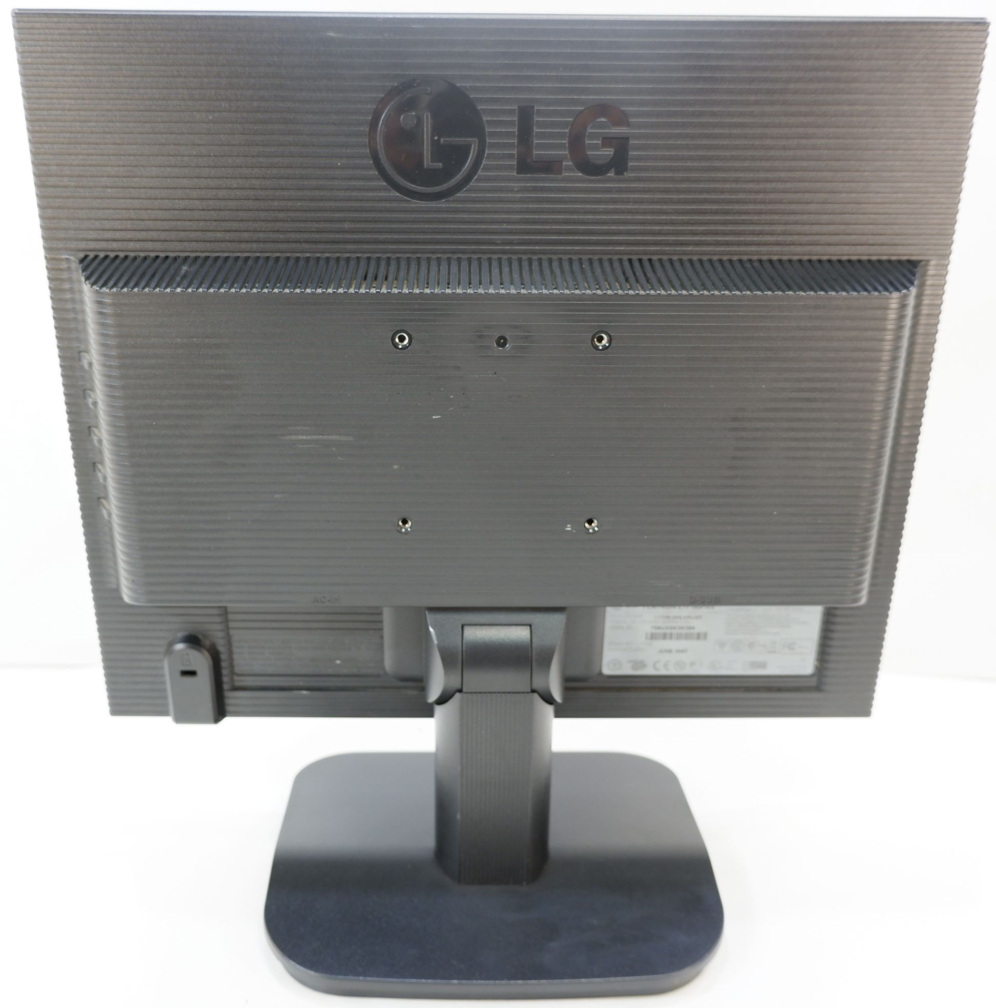 Монитор 17" LG Flatron L1718S. Царапины. - Pic n 282792
