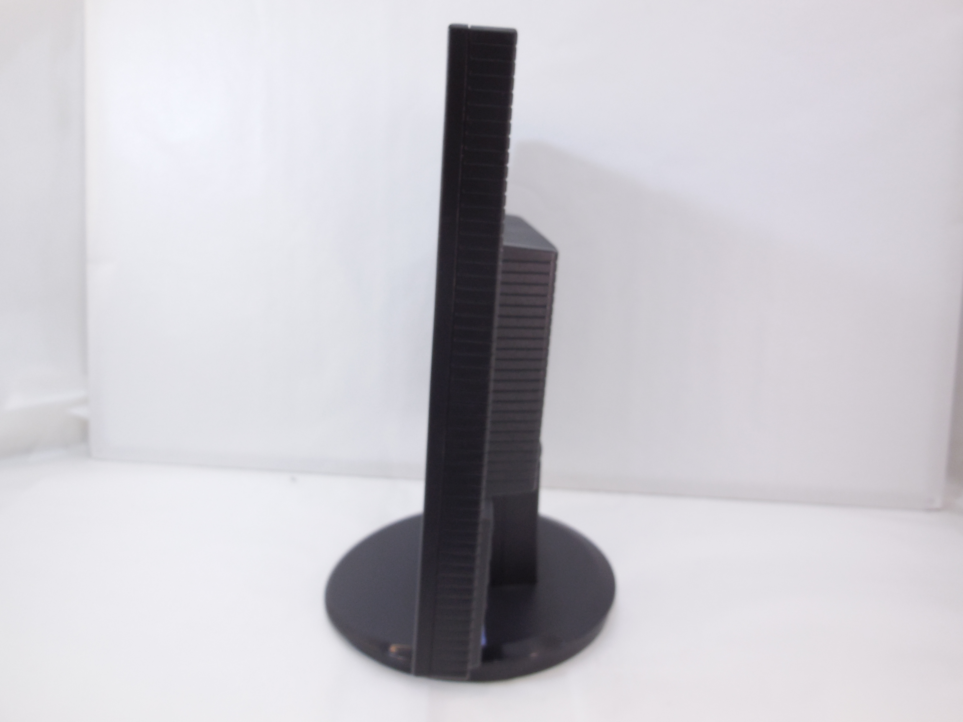 Монитор TFT 19" LG Flatron L194WT - Pic n 283583