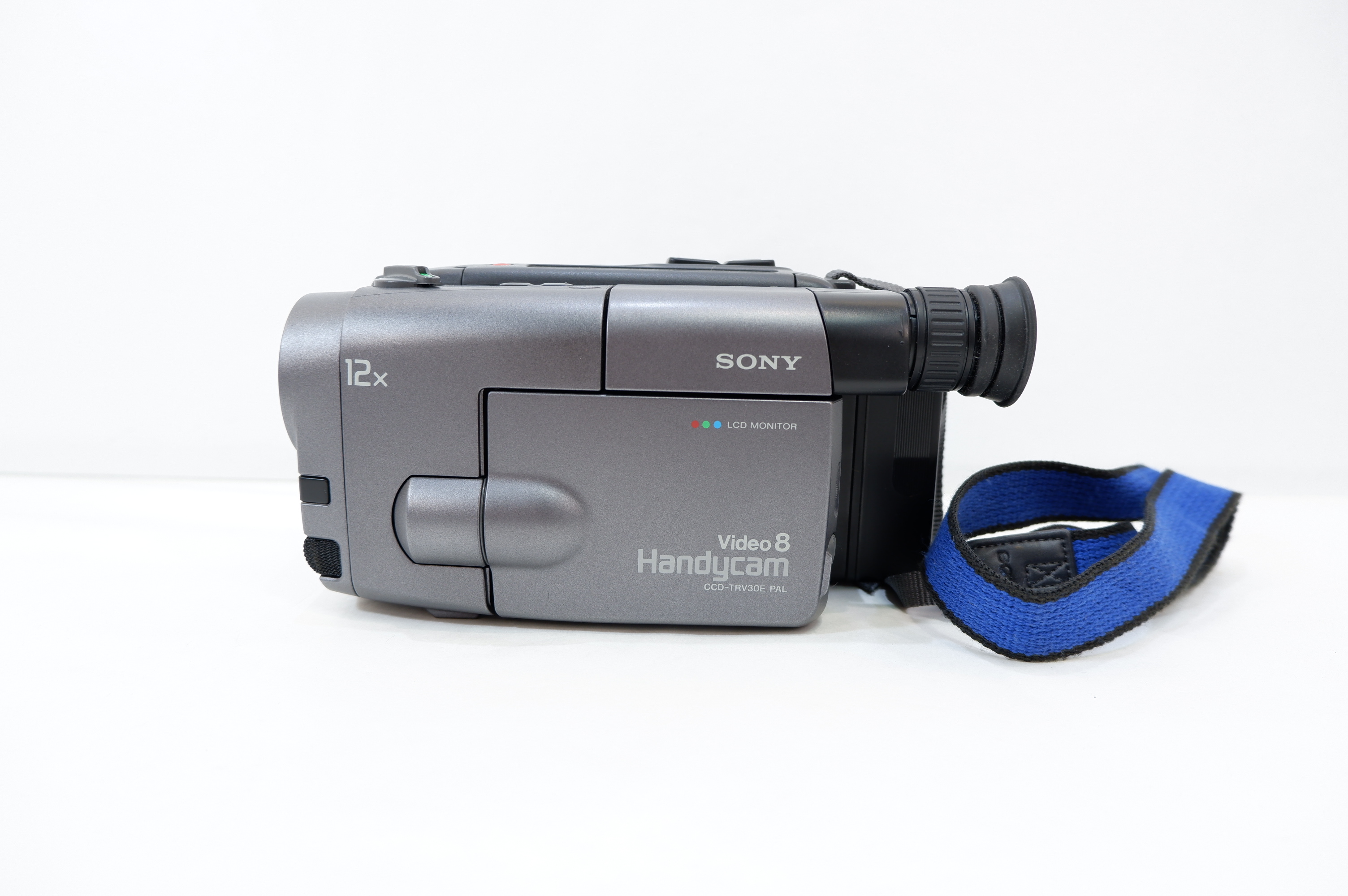 Видеокамера Sony Handycam CCD-TRV30E - Pic n 285038