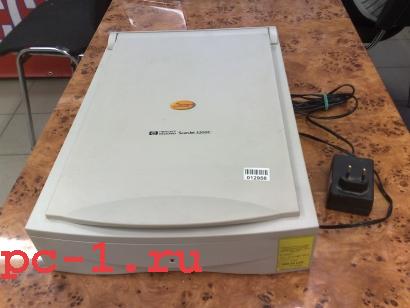 Сканер HP ScanJet 3200C /планшетный /A4 /CCD /600x600 dpi /глубина цвета 30bit /LPT