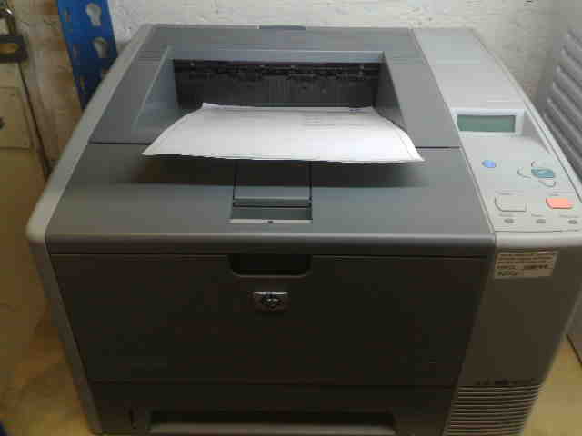 Принтер лазерный HP LaserJet 2420d /A4 /печать лазерная черно-белая, двусторонняя /28 стр/мин ч/б /1200x1200 dpi /подача: 350 лист. /вывод: 250 лист. /Post Script /память: 64 Мб /поддержка карт памяти Compact Flash /USB /пробег: 58860 стр