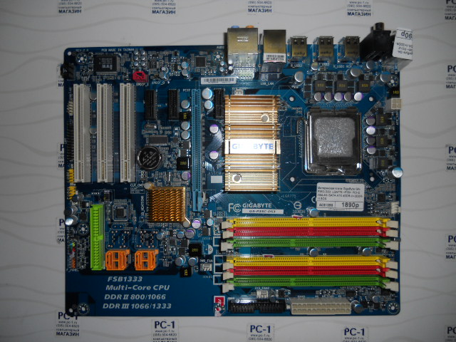 Материнская плата GigaByte GA-P35C-DS3  LGA775 <P35> PCI-E /GbLAN /SATA ATX 4DDR-II+2DDR-III BOX