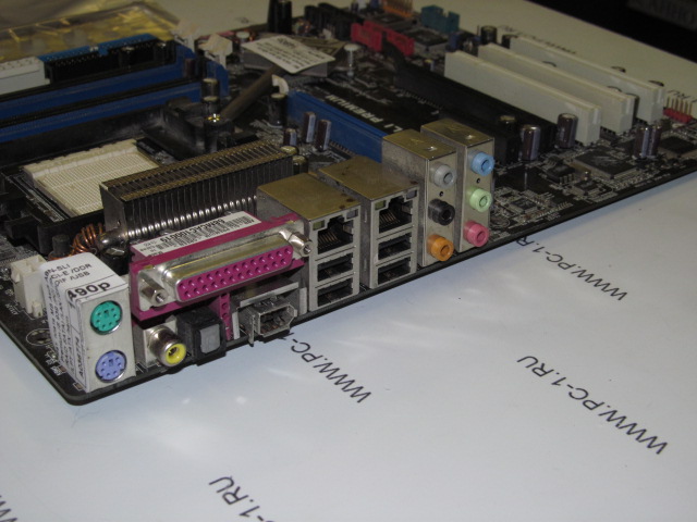 Материнская плата MB Asus A8N-SLI Premium /Socket 939 /3xPCI /2xPCI-E 16x /PCI-E 1x /PCI-E 4x /4xDDR DIMM /4xSATA (4xRAID SATA) /Sound /2xLAN /SPDIF /4xUSB /LPT /ATX /заглушка