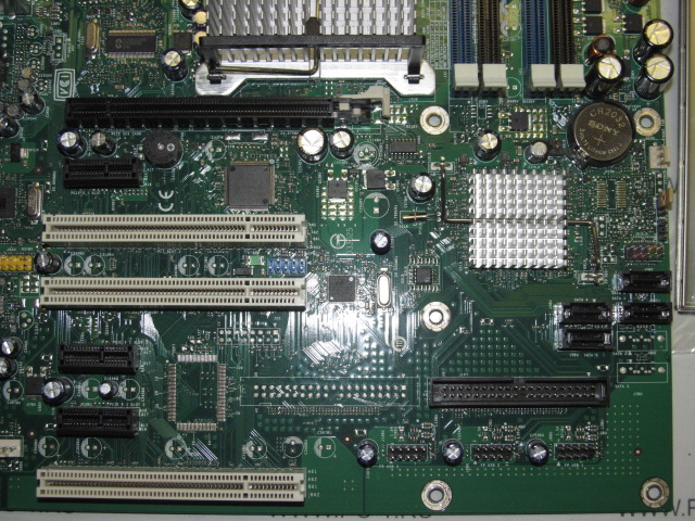 Материнская плата MB Intel DG33FBC /Socket 775 /PCI-E x16 /3xPCI-E x1 /3xPCI /4xDDR2 /Sound /6xUSB /4xSATA /VGA /LAN /1394 /ATX /Заглушка