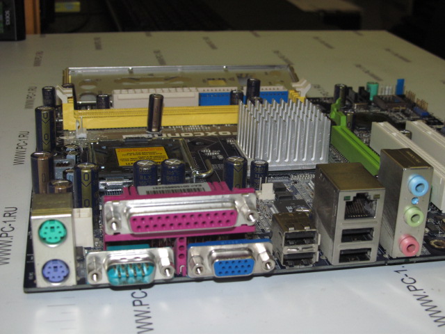 Материнская плата MB Foxconn P4M8907MA-RS2H /Socket 775 /PCI-E x16 /2xPCI /2xDDR2 /2xSATA /IDE /4xUSB /LAN /Sound /mATX /Заглушка
