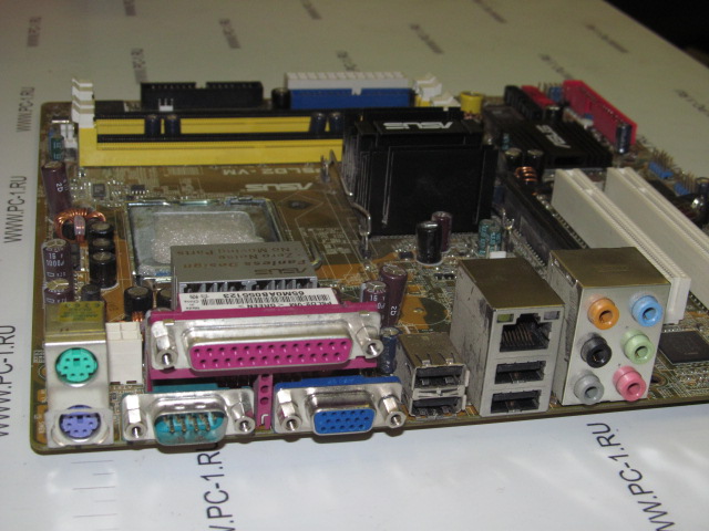 Мат. плата MB ASUS P5LD2-VM /S 775 /PCI-E 16x /PCI-E 1x /2xPCI /2xDDR2 /Intel GMA 950 /Sound /4xUSB /4xSATA /LAN /COM /LPT /mATX