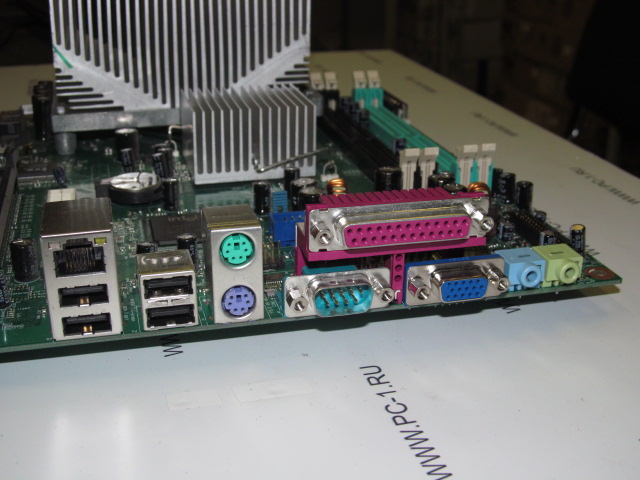 Материнская плата MB IBM PLANAR945G (FRU41X0161) /Socket 775 /2xPCI /PCI-E x1 /PCI-E x16 /4xDDR2 /2xSATA /IDE /VGA /COM /4xUSB /LPT /Sound /LAN /В комплекте с радиатором охлаждения процессора /BTX (ус