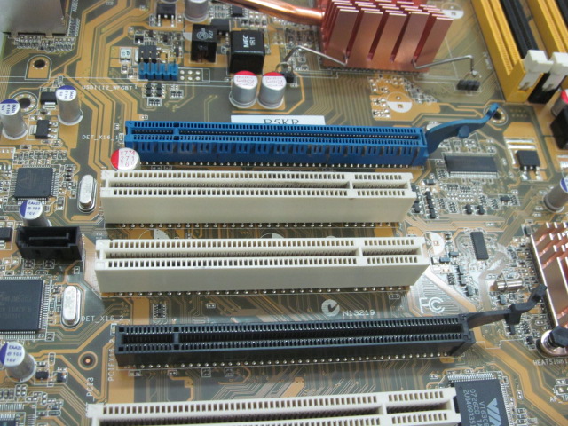 Материнская плата MB ASUS P5KR /Socket 775 /3xPCI /2xPCI-E 16x /PCI-E 1x /4xDDR2 /4xSATA /Sound /6xUSB /LAN /S/PDIF /ATX /Заглушка