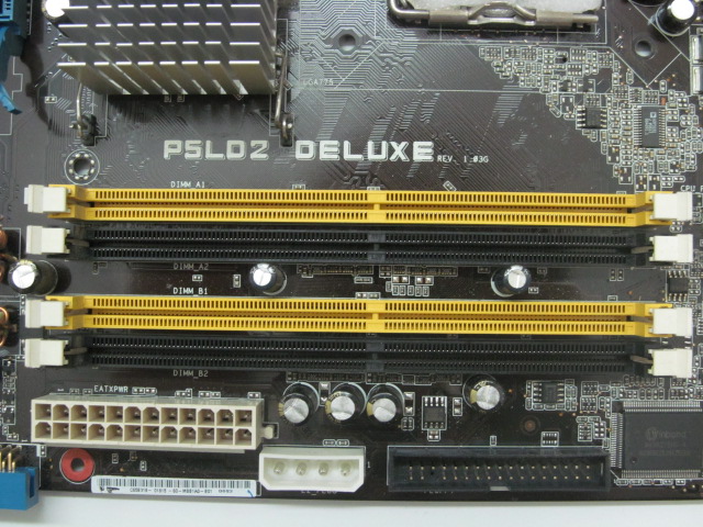 Материнская плата MB ASUS P5LD2 Deluxe /Socket 775 /2xPCI-E 16x /PCI-E 1x /3xPCI /4xDDR2 /Sound /4xUSB /4xSATA /LAN /SPDIF /E-SATA /LPT /ATX