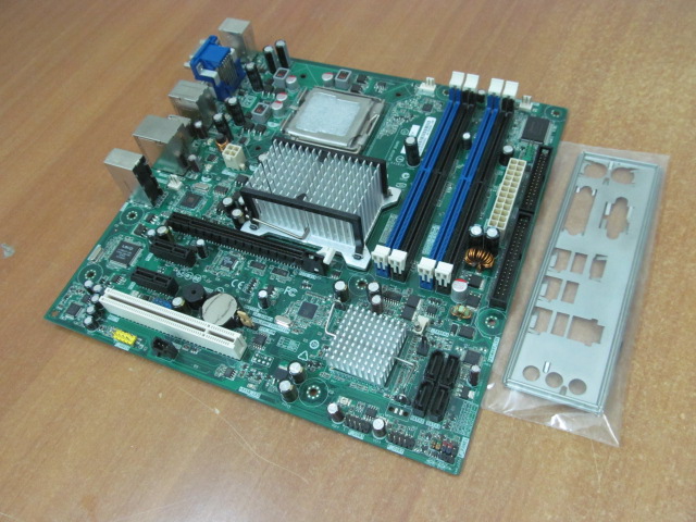 Материнская плата MB Intel DG35EC /Socket 775 /PCI-Ex16 /2xPCI-Ex1 /PCI /4xDDR2 /4xSATA /Sound /VGA /DVI /6xUSB /LAN /1394 /mATX /заглушка