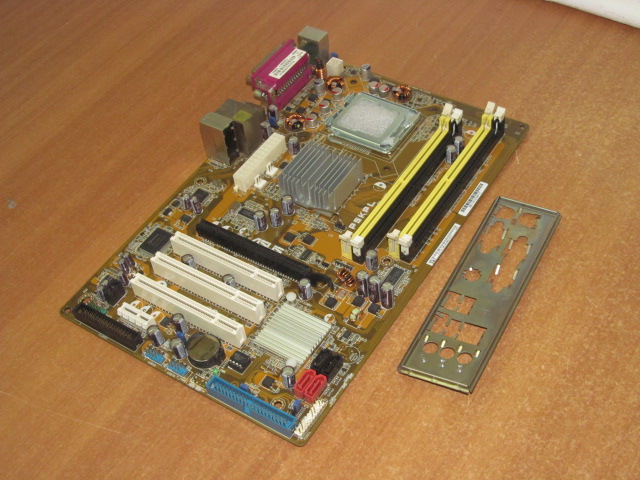 Материнская плата MB ASUS P5KPL /Socket 775 /3xPCI /PCI-E x16 /PCI-E x1 /4xDDR2 /4xSATA /Sound /4xUSB /LAN /LPT /SPDIF /COM /ATX /Заглушка