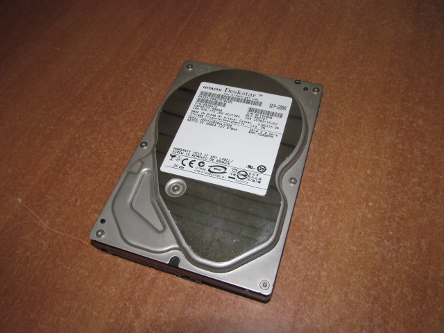Жесткий диск HDD SATA 500Gb Hitachi Deskstar P7K500 HDP725050GLA360 /SATA-II /7200rpm /16Mb