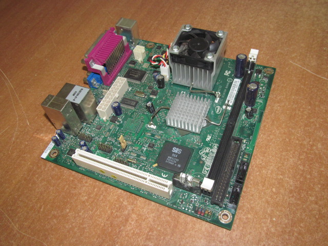 Материнская плата MB Intel D201GLY2A /Встроенный процессор Intel Celeron 220 (1.2GHz) /Video SiS Mirage 1 /PCI /DDR2 /2xSATA /Sound /LAN /2xUSB /VGA /COM /LPT /mini-ITX