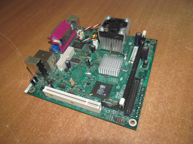 Материнская плата MB Intel D201GLY /Встроенный процессор Intel Celeron 215 (1.33GHz) /Video SiS Mirage 1 /PCI /DDR2 /Sound /LAN /2xUSB /VGA /COM /LPT /mini-ITX