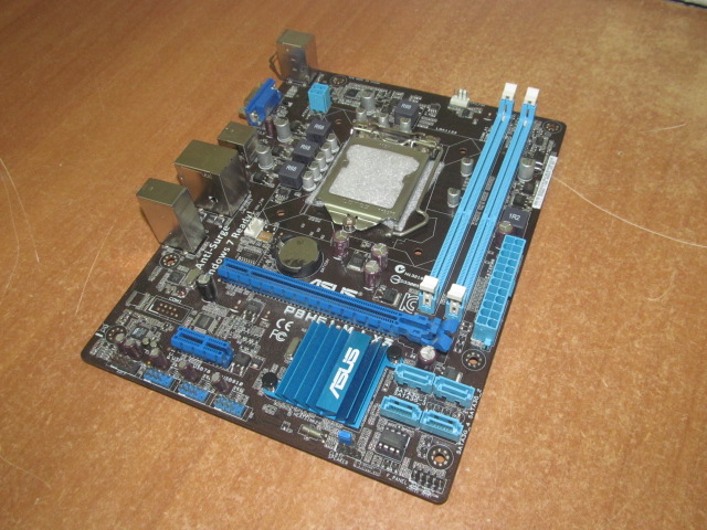 Материнская плата MB ASUS P8H61-M LX3 /Socket 1155 /PCI-E x16 /PCI-E x1 /4xSATA /2xDDR3 /Sound /LAN /4xUSB /VGA /mATX
