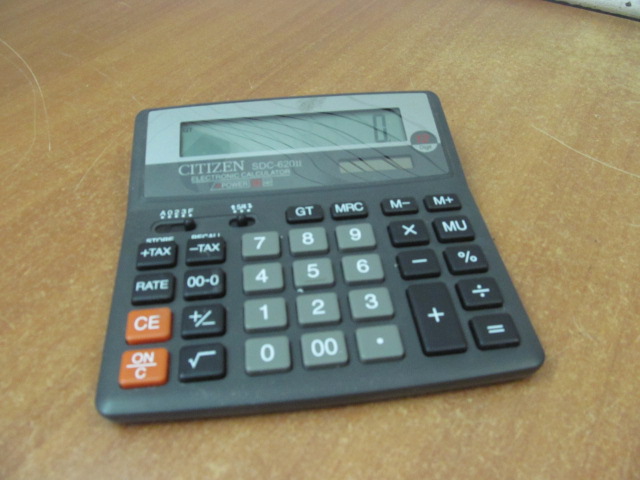 Настольный калькулятор /функции запоминания /солнечная батарея /В ассортименте