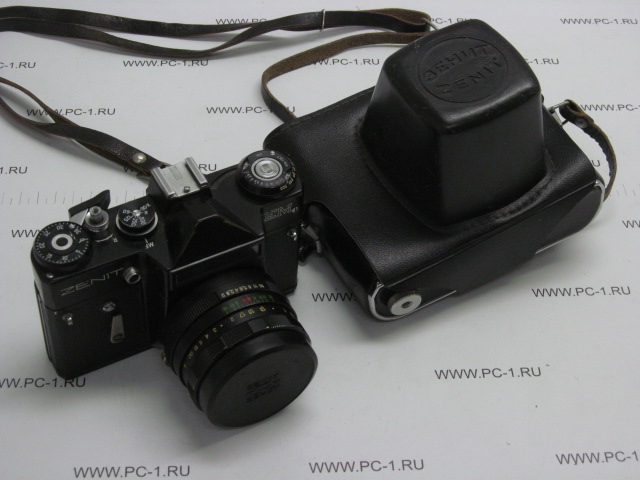 Пленочный фотоаппарат Зенит-ЕМ (Zenit-EМ) /Объектив Helios-44M (2/58) /Чехол для переноски