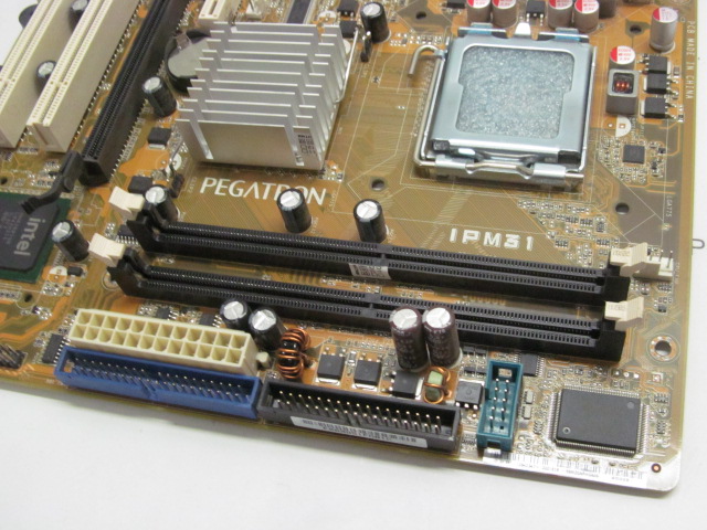 Материнская плата MB Pegatron IPM3 /Socket 775 /2xPCI /PCI-E x16 /PCI-E x1 /4xSATA /2xDDR2 /4xUSB /VGA /COM /LPT /Sound /LAN /mATX /заглушка