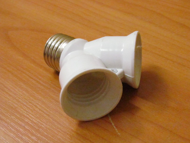 Разветвитель (сплиттер) на 2 лампы Е27