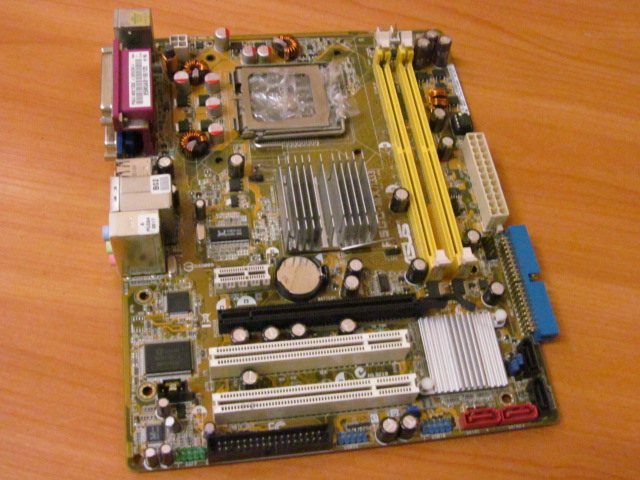 Материнская плата MB ASUS P5GC-MX/1333 /Socket 775 /2xPCI /PCI-E x1 /PCI-E x16 /2xDDR2 DIMM /2xSATA /Sound /SVGA /4xUSB /LAN /LPT /COM /mATX