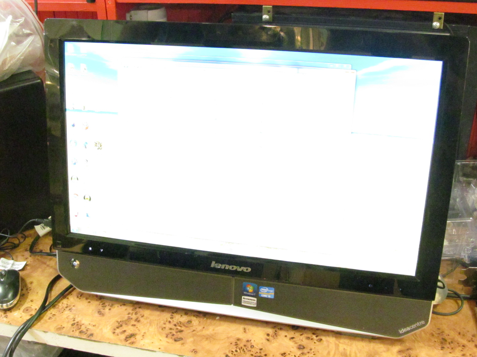 Моноблок 21.5" Lenovo IdeaCentre B320 Intel Core i3-2100 (3.10GHz) /DDR3 8Gb /HDD 500Gb /Video AMD Radeon HD 6450 1Gb /DVD-RW /Wi-Fi /BlueTooth /TV-Tuner /Web-Cam /CardReader /6xUSB /LAN /PS/2 /W