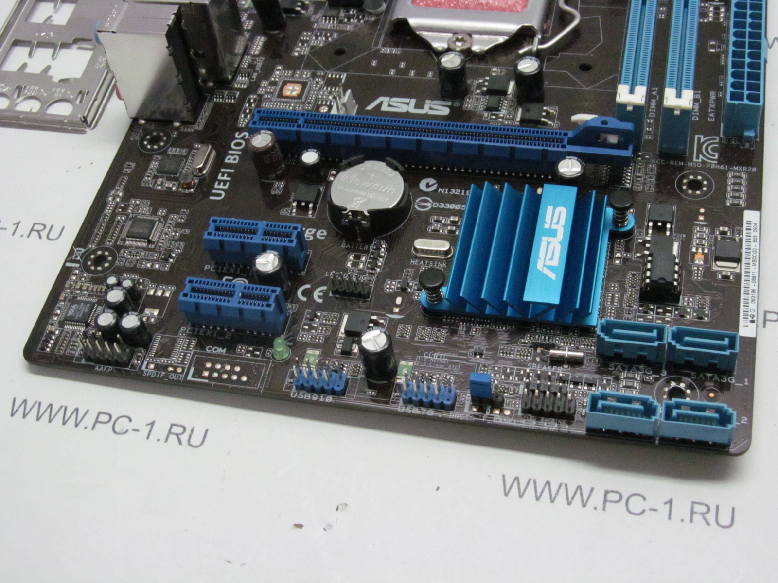 Материнская плата MB ASUS P8H61-MX R2.0 /Socket 1155 /PCI-E x16 /2xPCI-E x1 /2xDDR3 /Sound /4xSATA /6xUSB /LAN /VGA /DVI /mATX /Заглушка