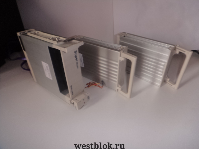 Переносной отсек. Мобильное шасси для HDD 3.5 SATA - Pic n 45713