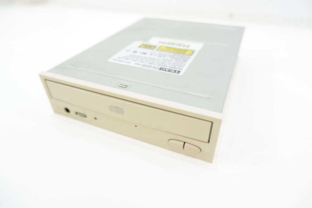 CD-ROM IDE TEAC CD-552E (White) - Pic n 283389