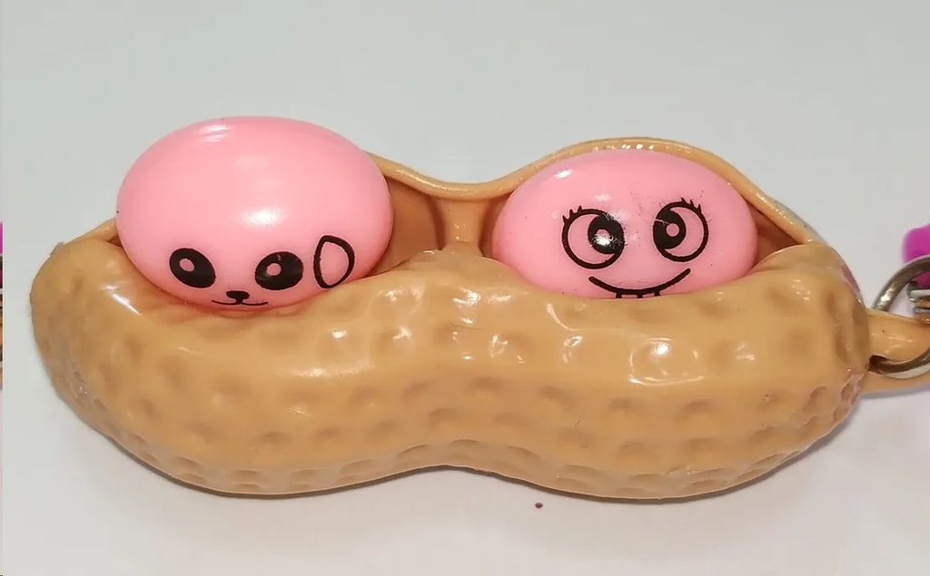 Брелок антистресс Арахис с карабином  - Pic n 301117