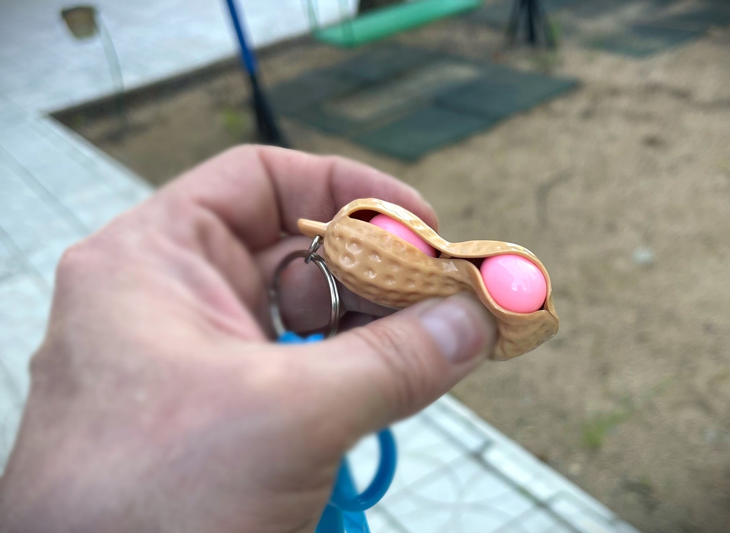 Брелок антистресс Арахис с карабином  - Pic n 301117