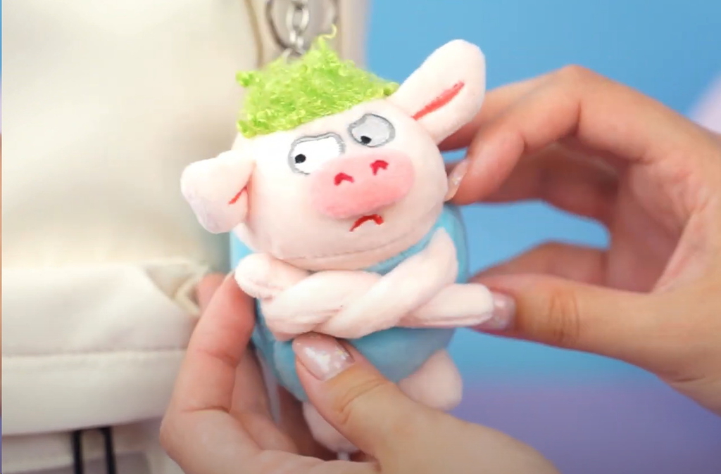 Мягкий брелок Поросёнок голубой, 13 см - Pic n 301169