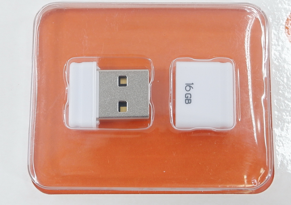 Мини Флешка Qumo Nano usb 2.0 Flash Drive 16 Гб  - Pic n 301462