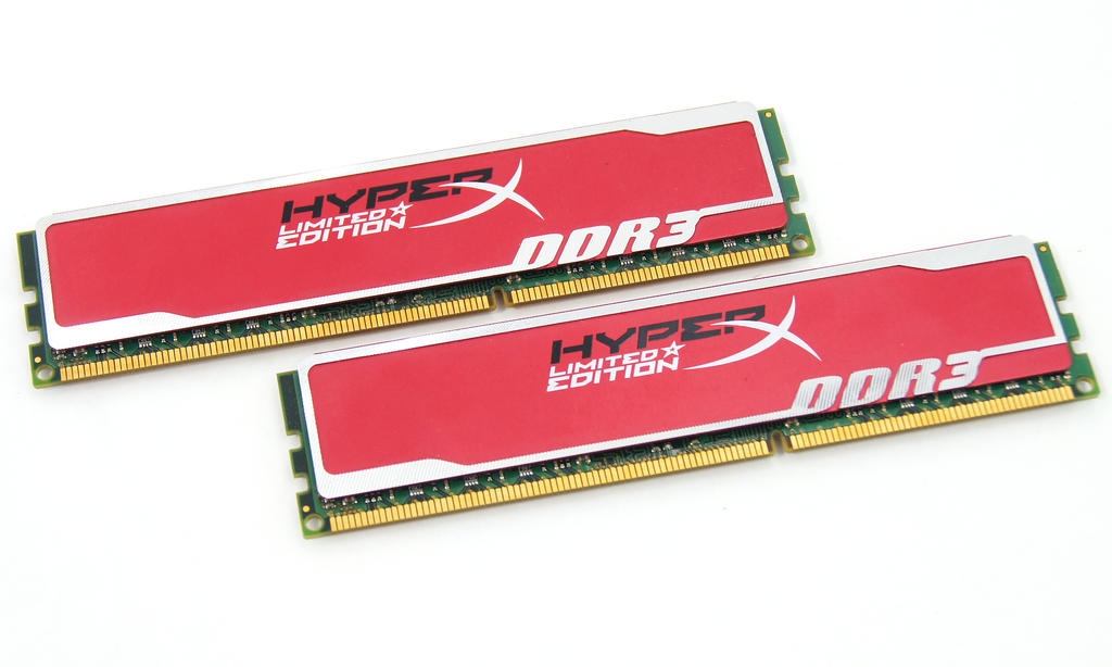 Khx1333c9d3b1/4g. Оперативная память Кингстон akmk08a 1204. Kingston HYPERX ddr3 4gb Kit. Оперативная память красная ддр 4.