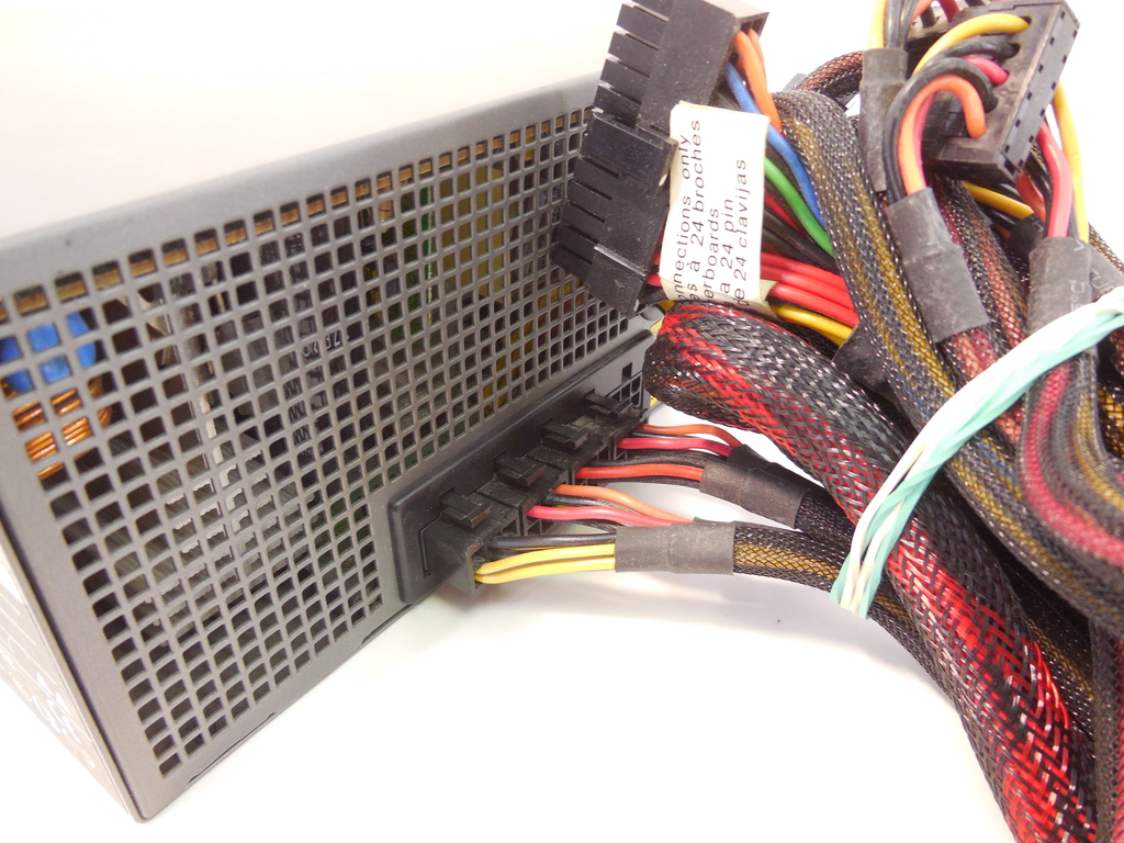 Блок питания ATX 550W Antec NeoPower 550 - Pic n 303772